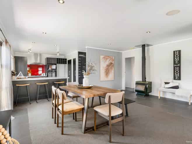 86 Racecourse Road, Waiuku