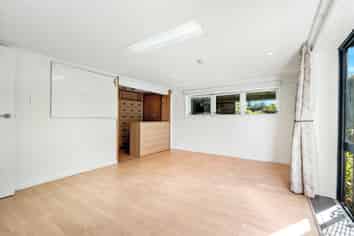 126 Cook Street, Cockle Bay