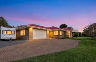 1 Cobbe Place, Pomare
