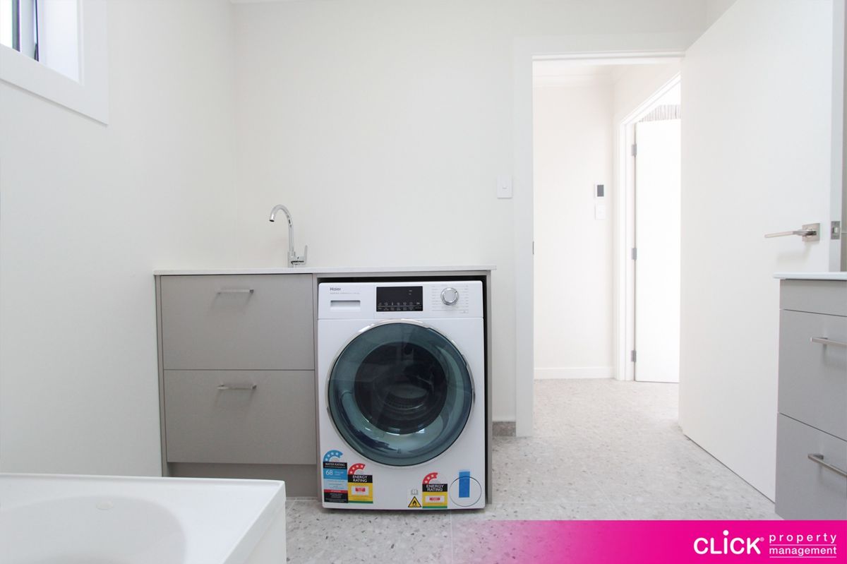 2027 Spacious and Sunny in Prime Location - Viac