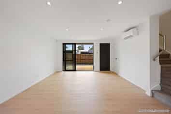 3/24 Leonard Road, Mount Wellington