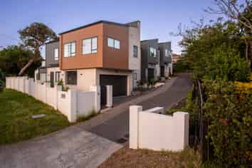 355 Beach Road, Campbells Bay