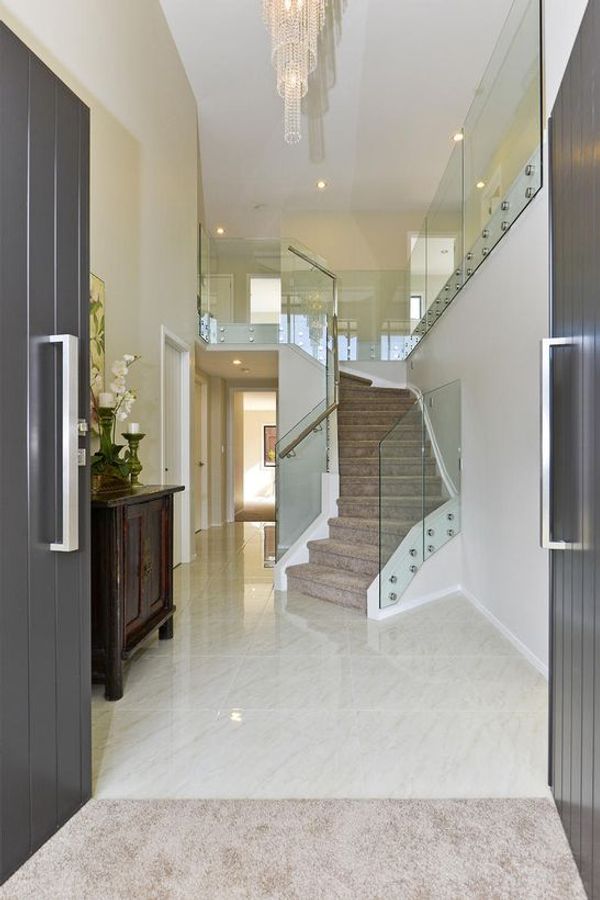 Spacious Executive Family Home in the Heart of Flat Bush - Widok 2