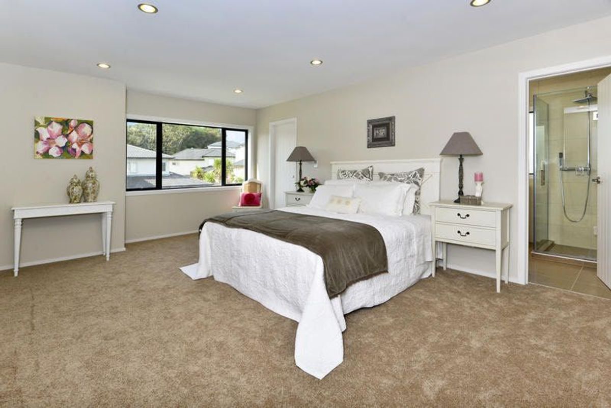 Spacious Executive Family Home in the Heart of Flat Bush - Widok 6