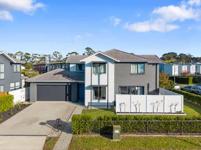 9 Vincent McGrath Crescent, Swanson