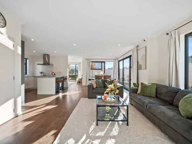 9 Vincent McGrath Crescent, Swanson