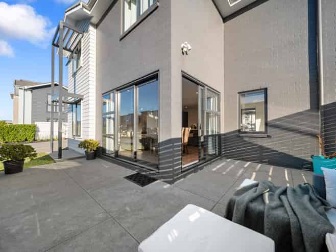 9 Vincent McGrath Crescent, Swanson