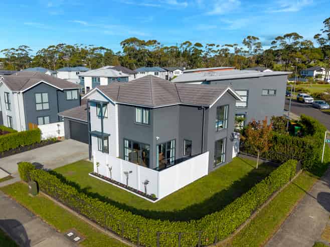 9 Vincent McGrath Crescent, Swanson