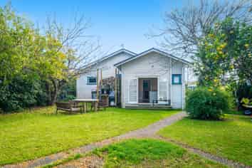 9 Royton Avenue, Mangere East