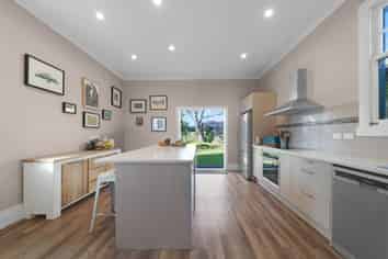 9 Royton Avenue, Mangere East