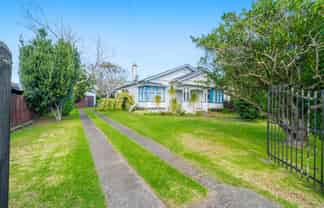 9 Royton Avenue, Mangere East