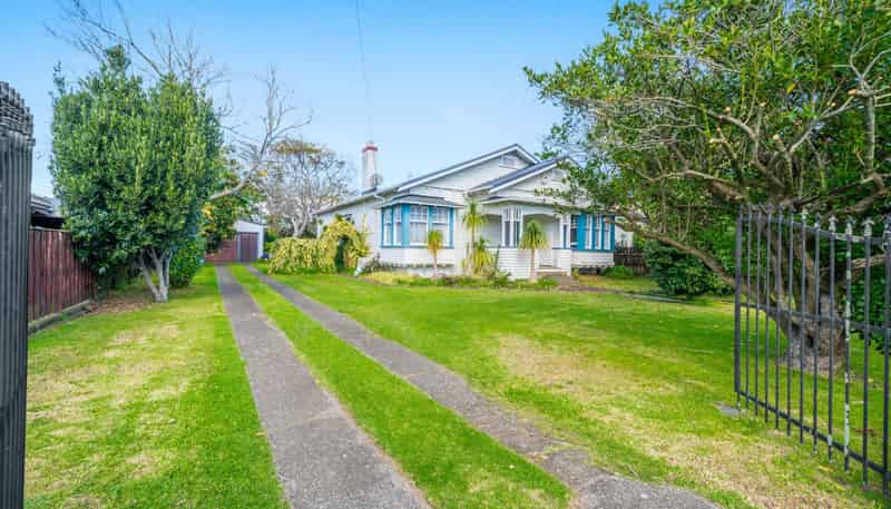 9 Royton Avenue, Mangere East