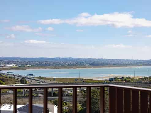 801/2B Te Ara Taurapa, Point Chevalier