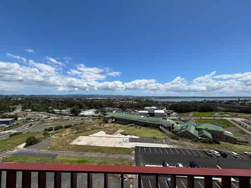 801/2B Te Ara Taurapa, Point Chevalier