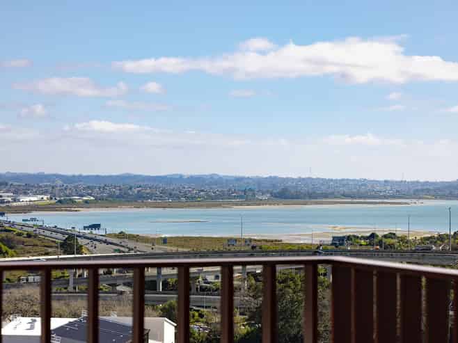 801/2B Te Ara Taurapa, Point Chevalier