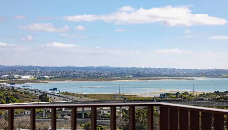 801/2B Te Ara Taurapa, Point Chevalier