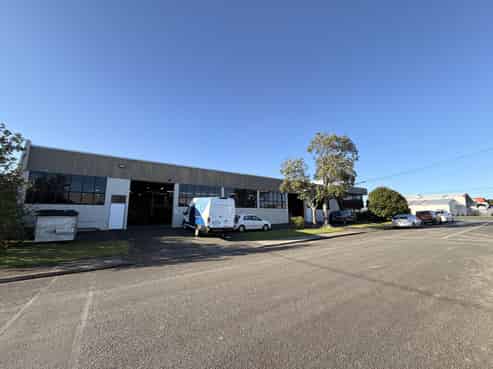 Quality industrial warehouse - Henderson