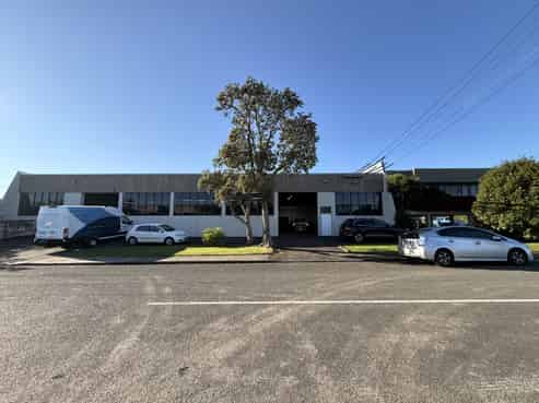 Quality industrial warehouse - Henderson