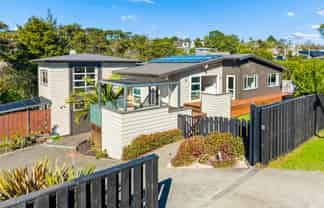 15  Blacks Road, Greenhithe