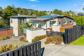 15  Blacks Road, Greenhithe
