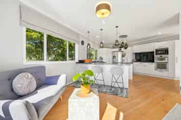 15  Blacks Road, Greenhithe