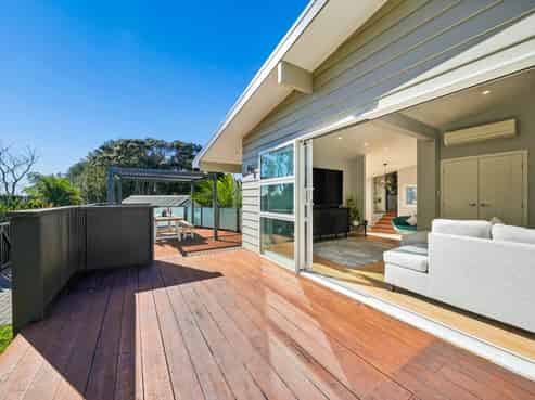 15  Blacks Road, Greenhithe