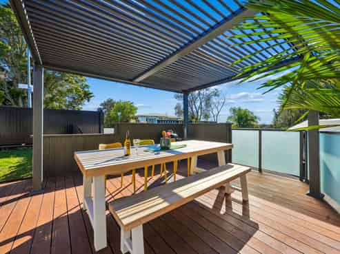15  Blacks Road, Greenhithe