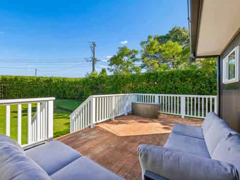 15  Blacks Road, Greenhithe