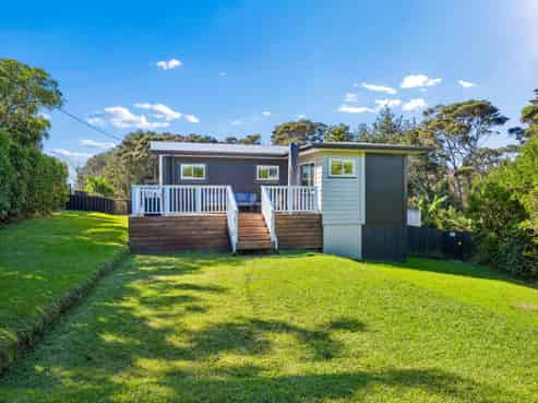 15  Blacks Road, Greenhithe