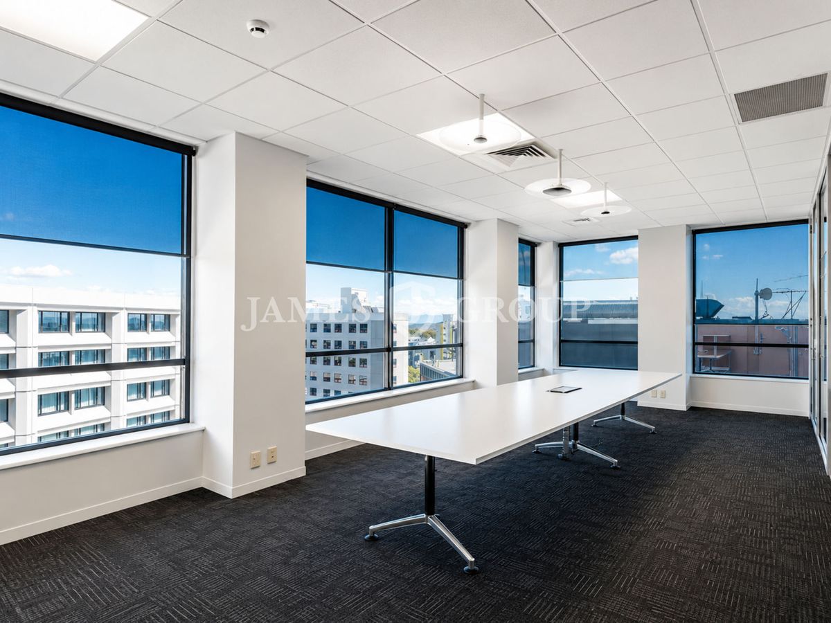 HIGH-OUTLOOK OFFICE AT AN AFFORDABLE RENT - Mehr