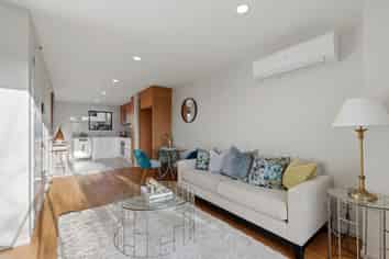 5/929-933 East Coast Road, Torbay