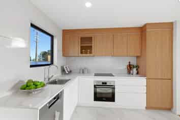 5/929-933 East Coast Road, Torbay