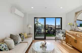 5/929-933 East Coast Road, Torbay