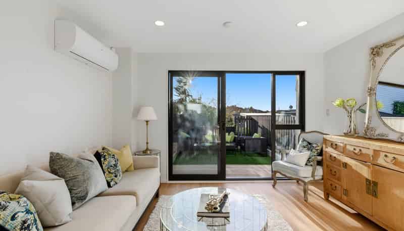 5/929-933 East Coast Road, Torbay