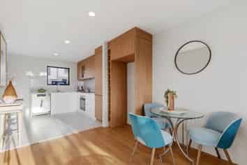 5/929-933 East Coast Road, Torbay
