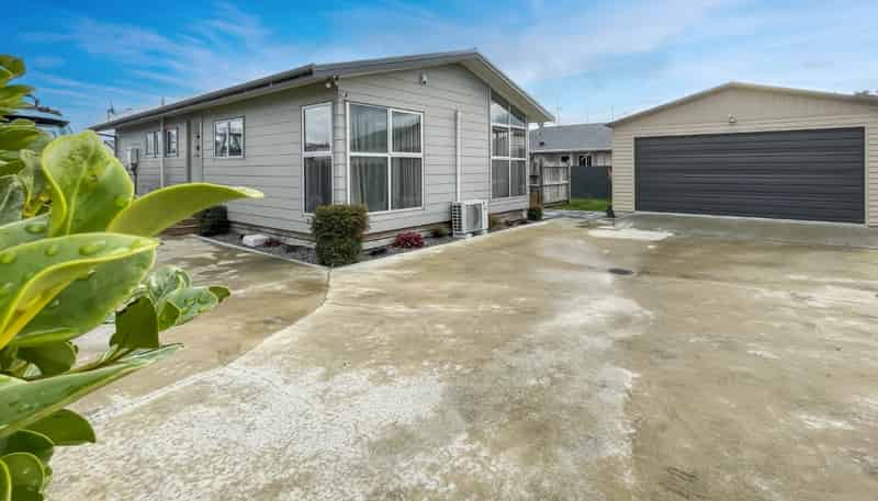 803A Avenue Road East, Hastings