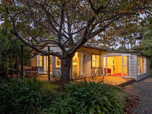 11 Kamahi Road, Tennyson Inlet