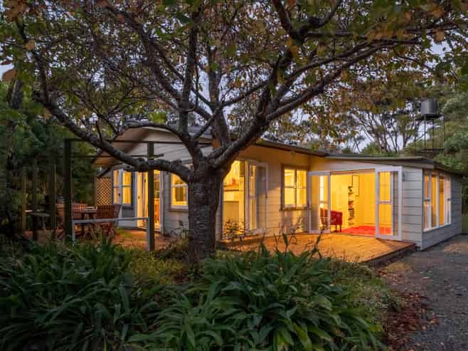 11 Kamahi Road, Tennyson Inlet
