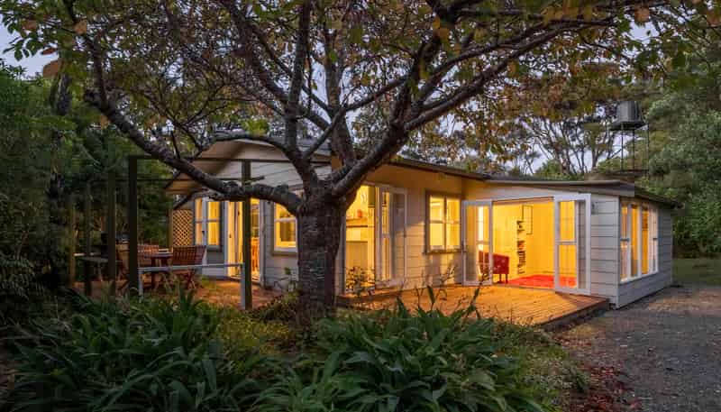 11 Kamahi Road, Tennyson Inlet