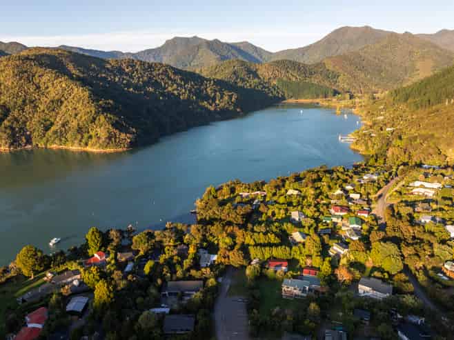 11 Kamahi Road, Tennyson Inlet
