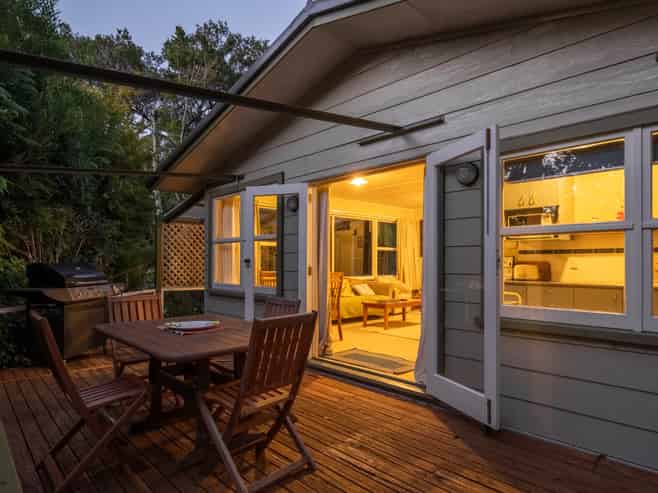 11 Kamahi Road, Tennyson Inlet