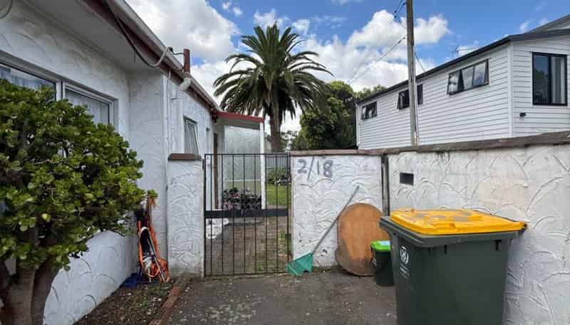 2/18 Browns Road, Manurewa