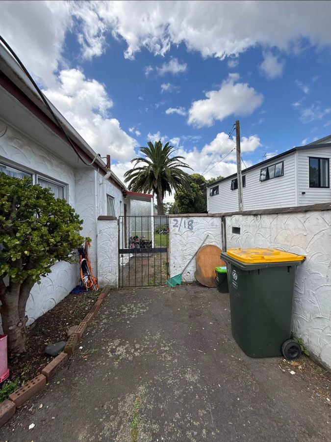 Tidy 2 bedroom unit with garage and rumpus room, Manurewa