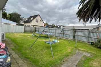 2/18 Browns Road, Manurewa