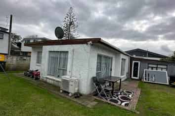 2/18 Browns Road, Manurewa