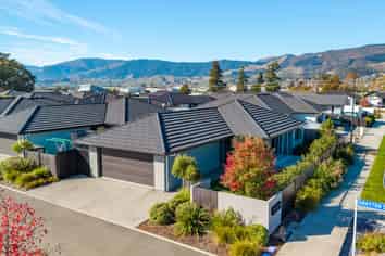 43 Camberley Road, Richmond