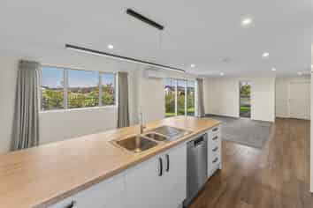 43 Camberley Road, Richmond