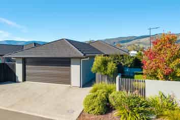 43 Camberley Road, Richmond