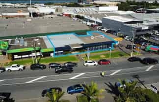 Showroom & Office in High-Exposure Location