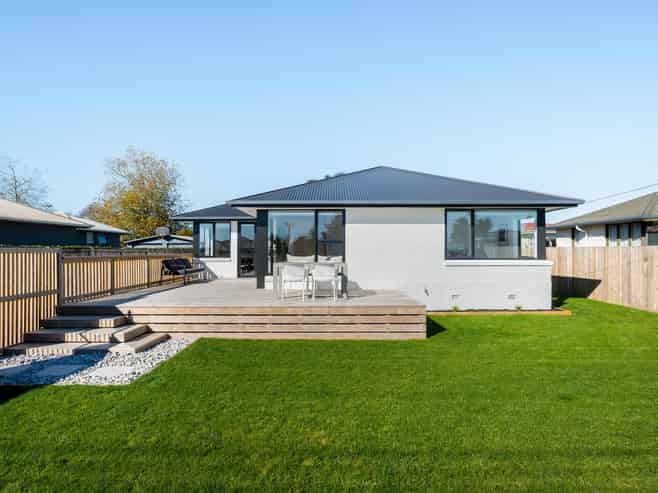 42 Vardon Road, Saint Andrews